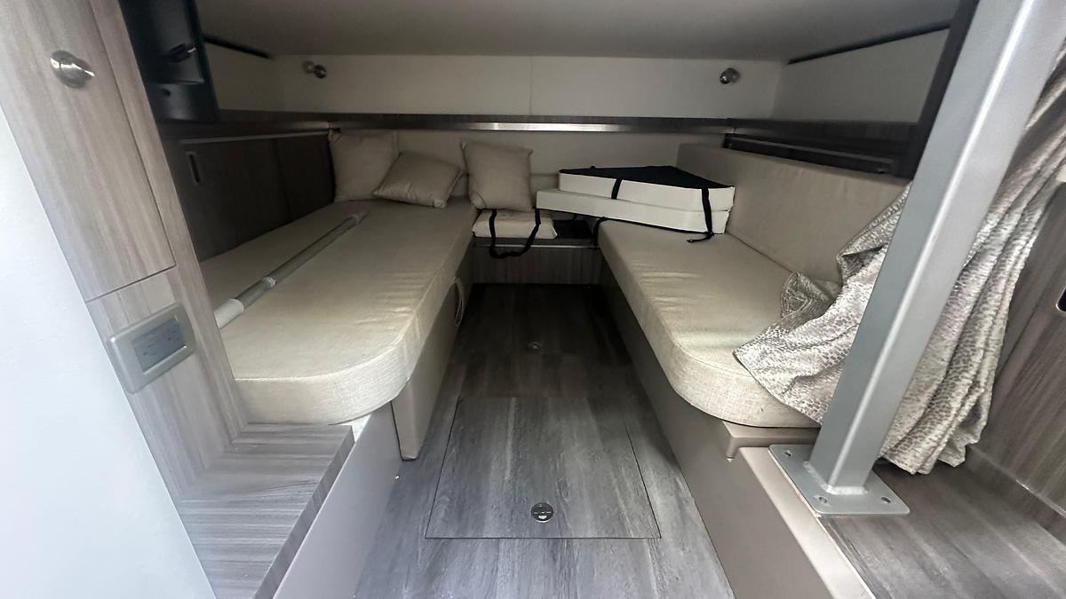 Used 2023 Sea Ray Sundancer 320 Outboard