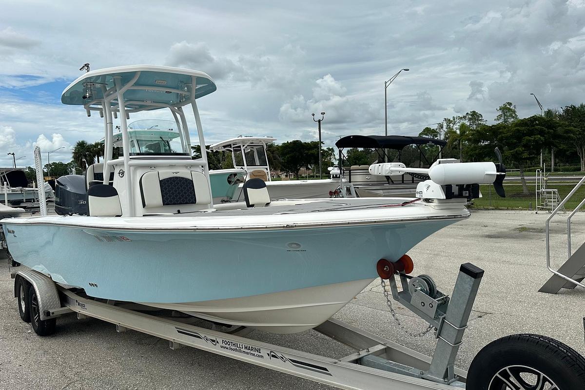 Used 2021 Tidewater 2500 Carolina Bay