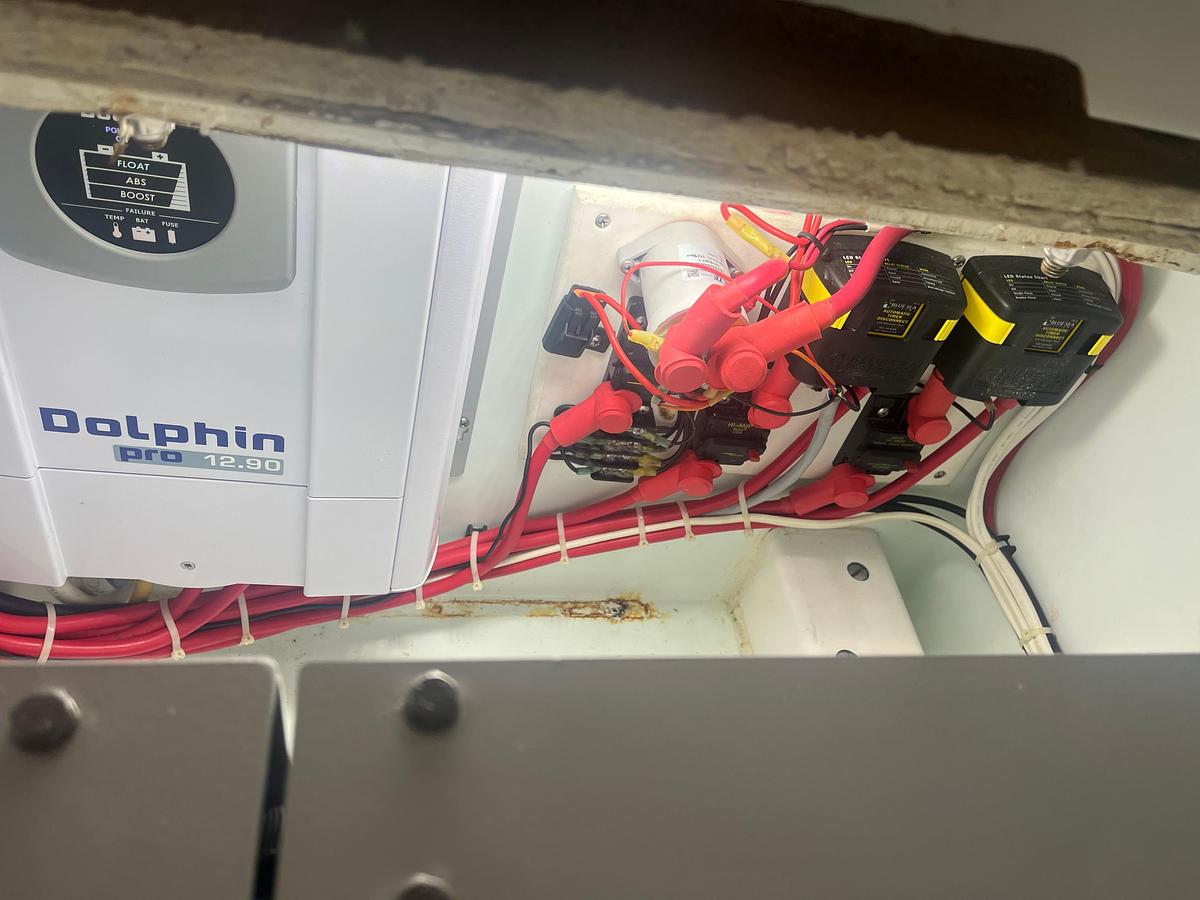 Used 2016 Venture 39 Forward Seating