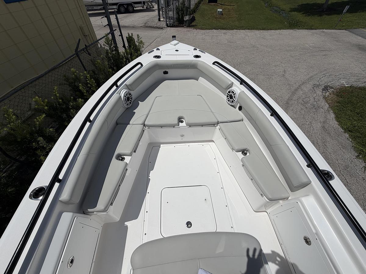 Used 2021 Everglades 243CC