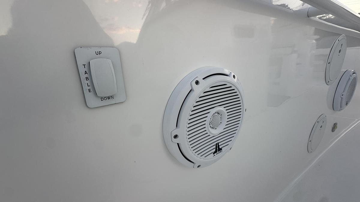 Used 2016 Everglades 325 Center Console