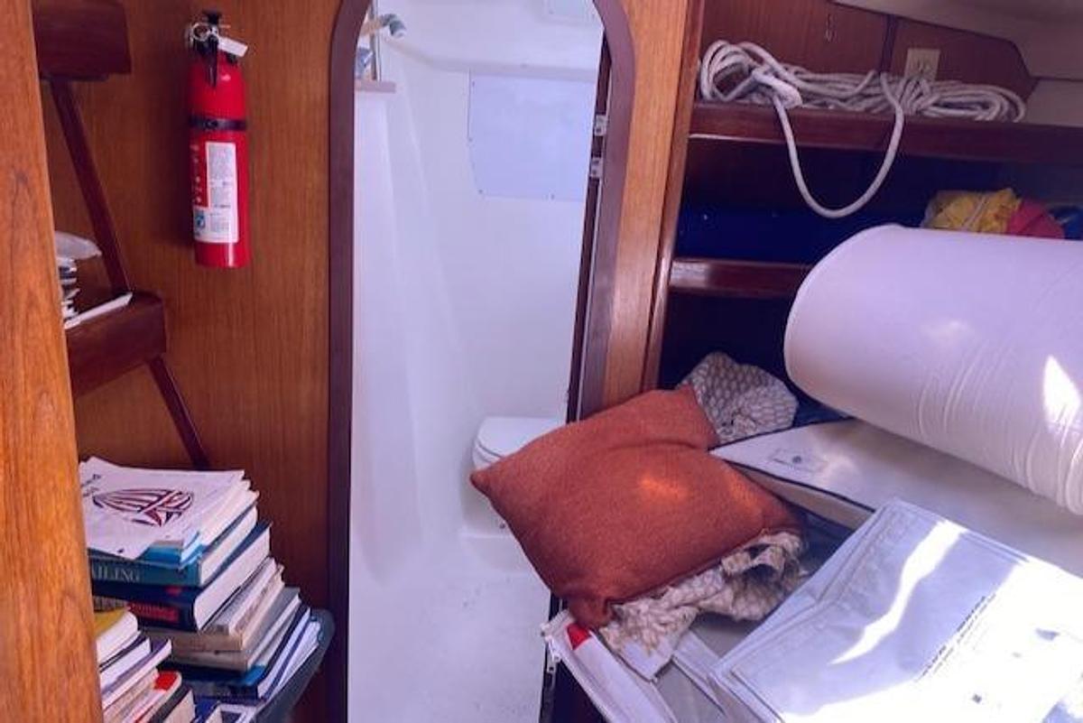 Used 1999 Hunter Passage 420