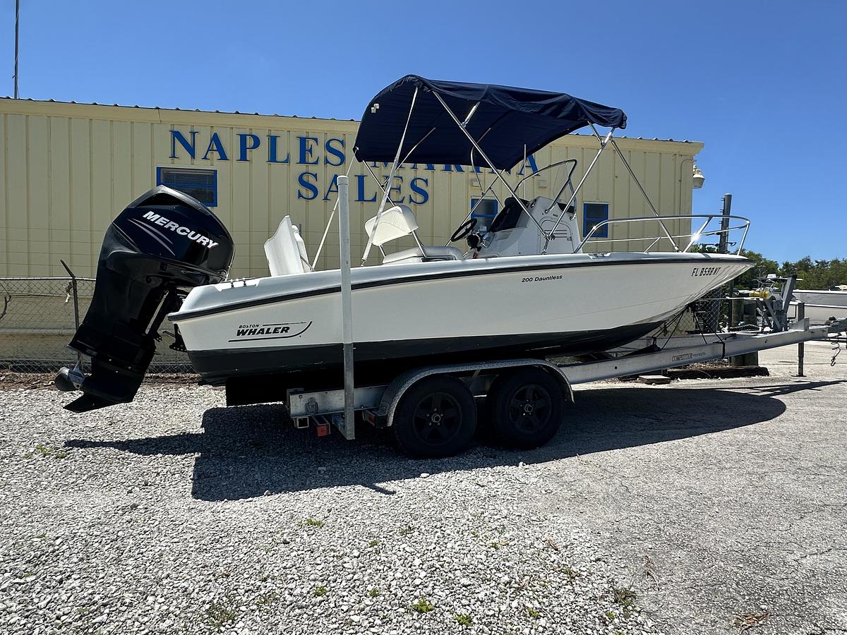 Used 2007 Boston Whaler 200 Dauntless