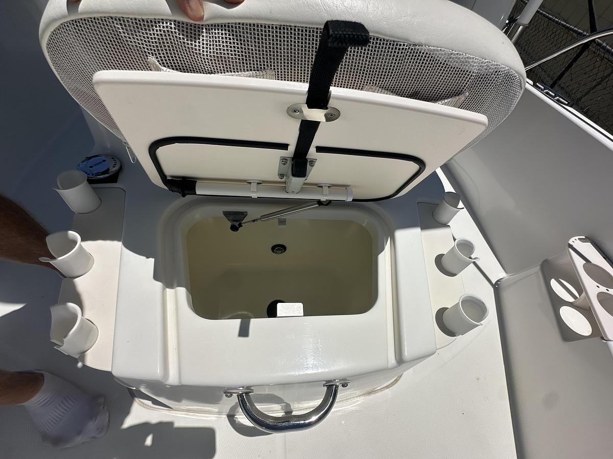Used 2007 Boston Whaler 200 Dauntless