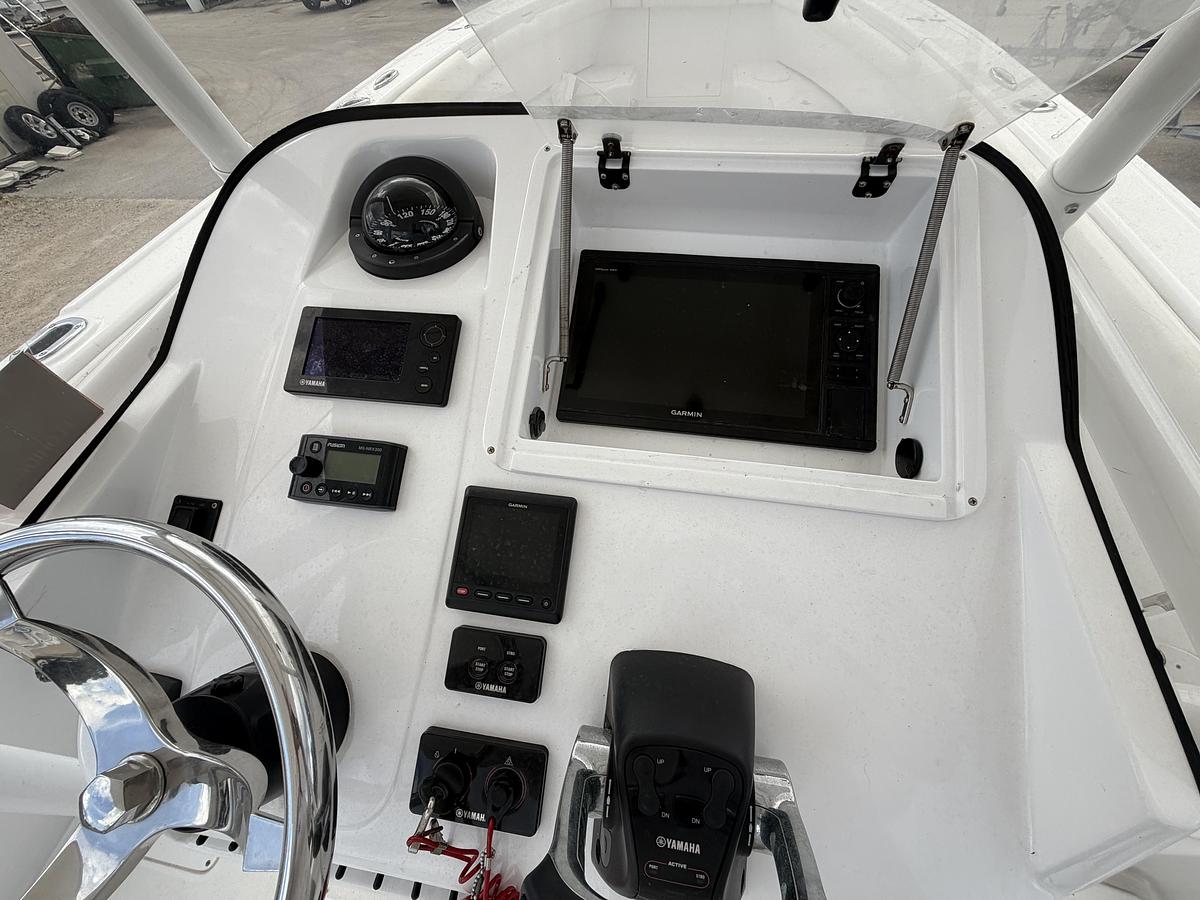 Used 2000 Intrepid 322