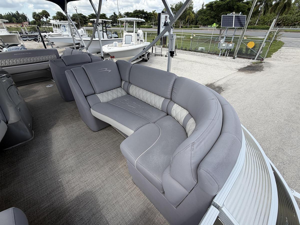Used 2018 Bennington 25 QX