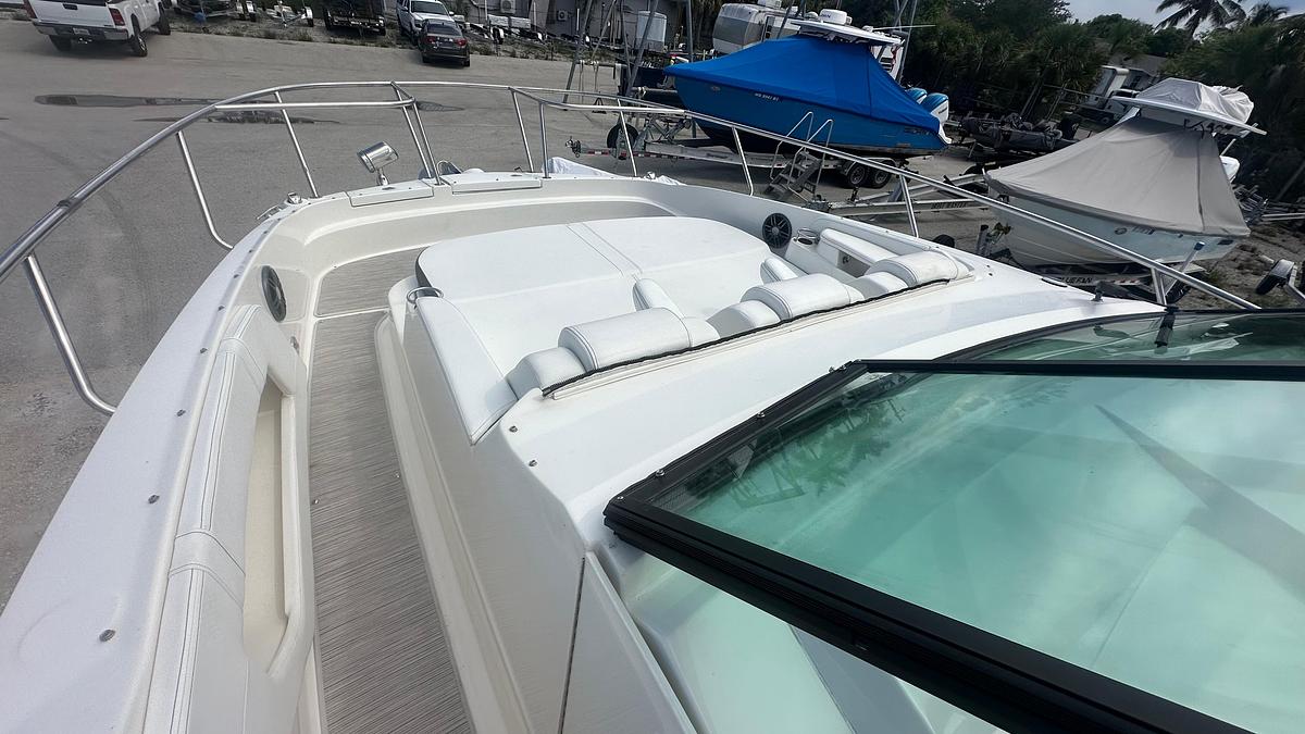 Used 2023 Sea Ray Sundancer 320 Outboard