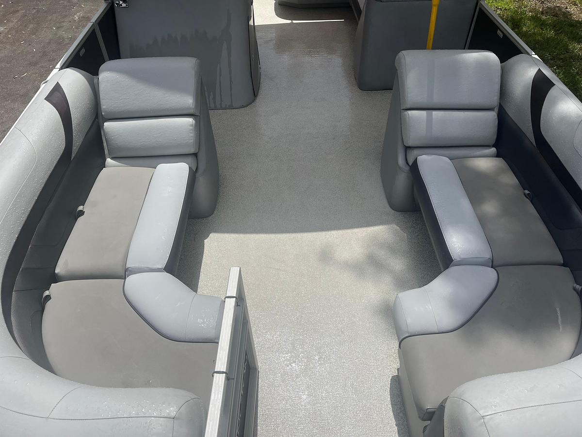 Used 2020 Bennington SX 23 SLX