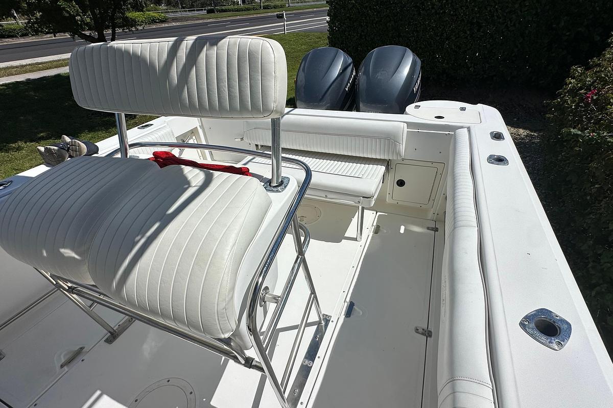 Used 2001 Boston Whaler 26 Outrage
