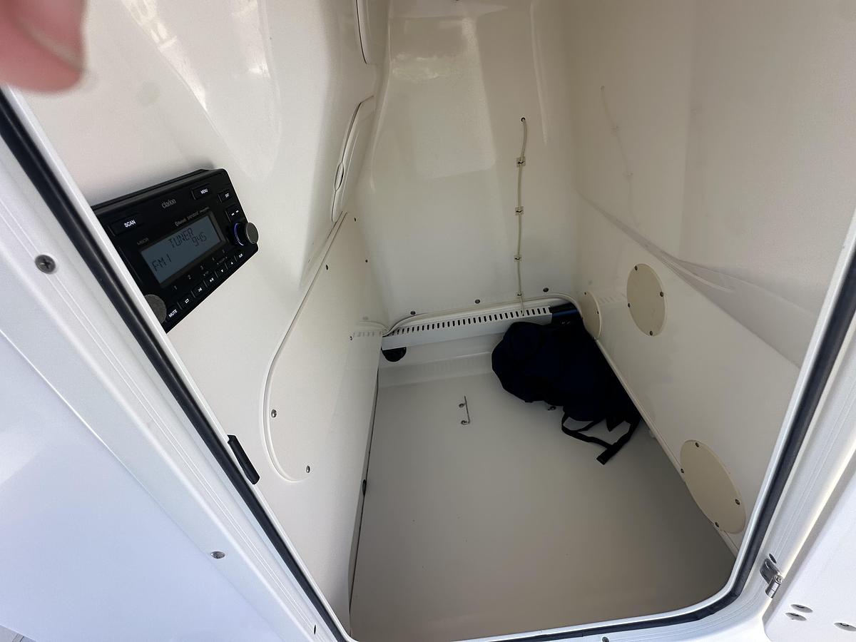 Used 2007 Boston Whaler 200 Dauntless