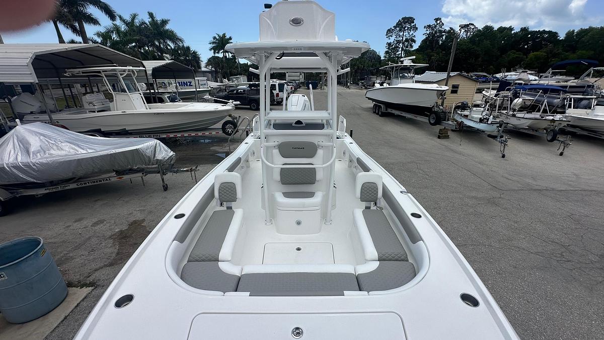 2025 Caymas 26 HB