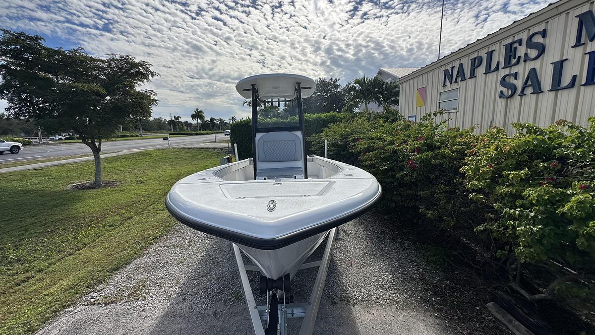 2026 Delta Boatworks Delta D245| 24'