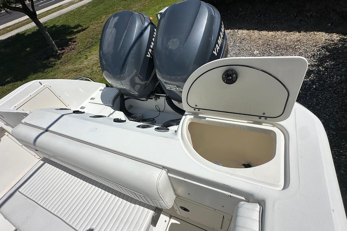 Used 2001 Boston Whaler 26 Outrage