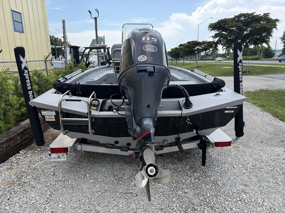 Used 2023 Xpress H20B Bay