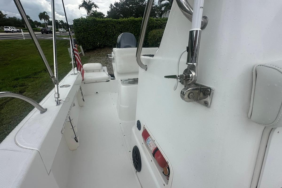 Used 2004 Boston Whaler 190 Nantucket