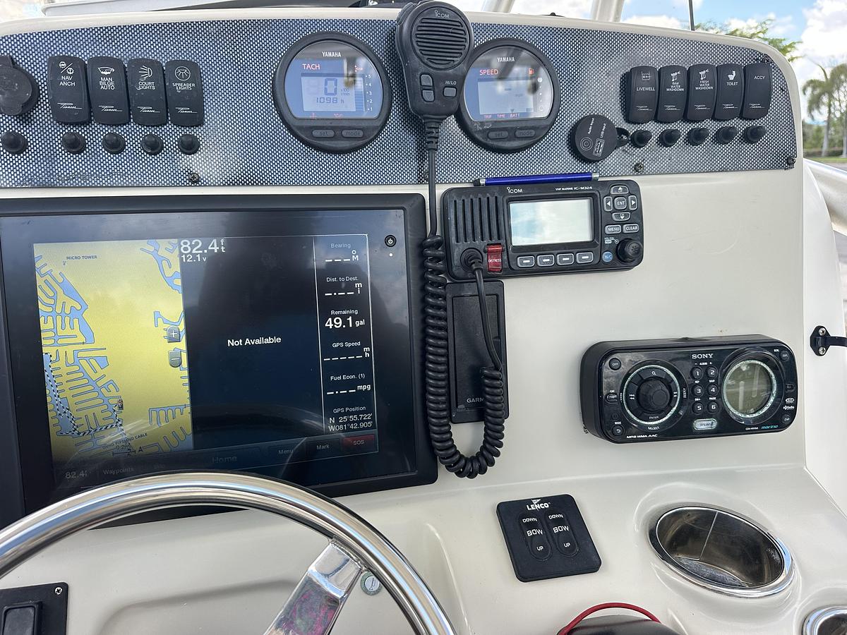 Used 2014 Pioneer 222 Sportfish