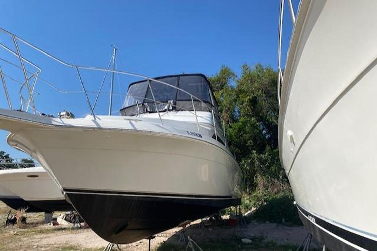 Used 1998 Carver 380 Santego