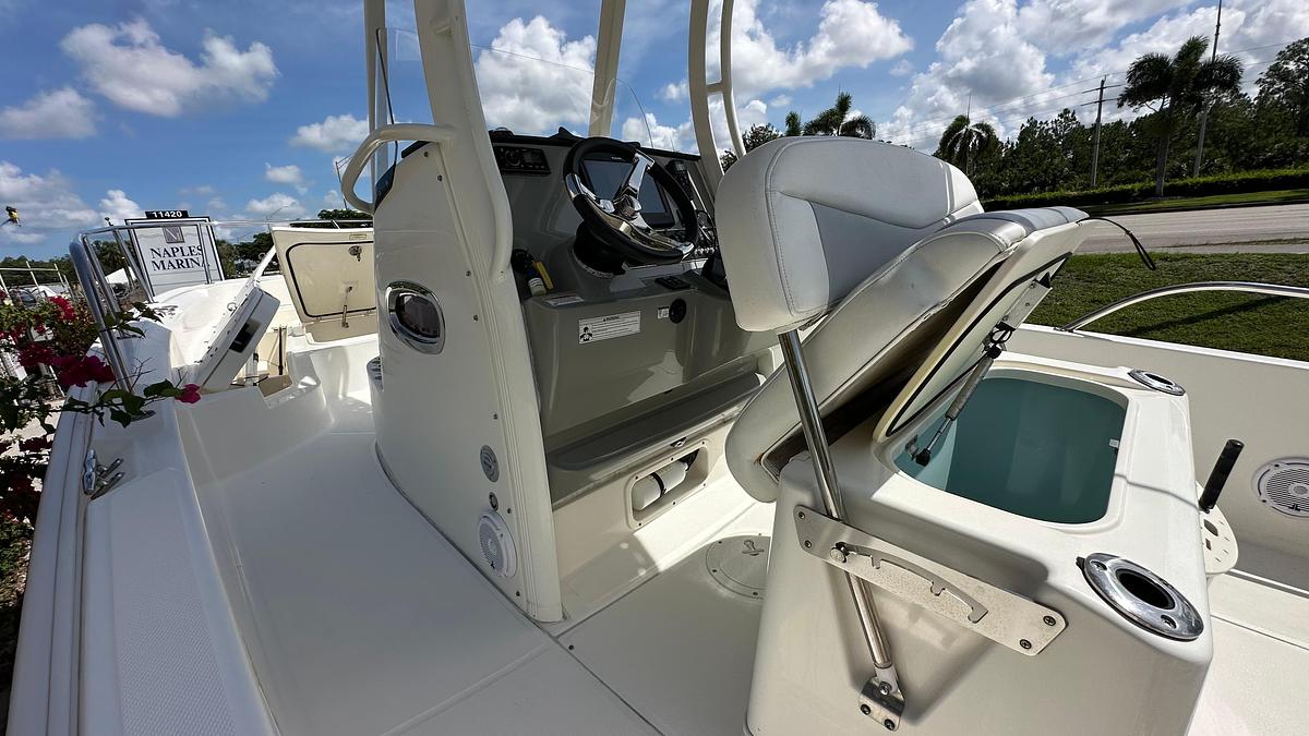 Used 2016 Boston Whaler 240 Dauntless