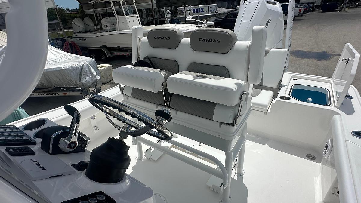 2025 Caymas 26 HB