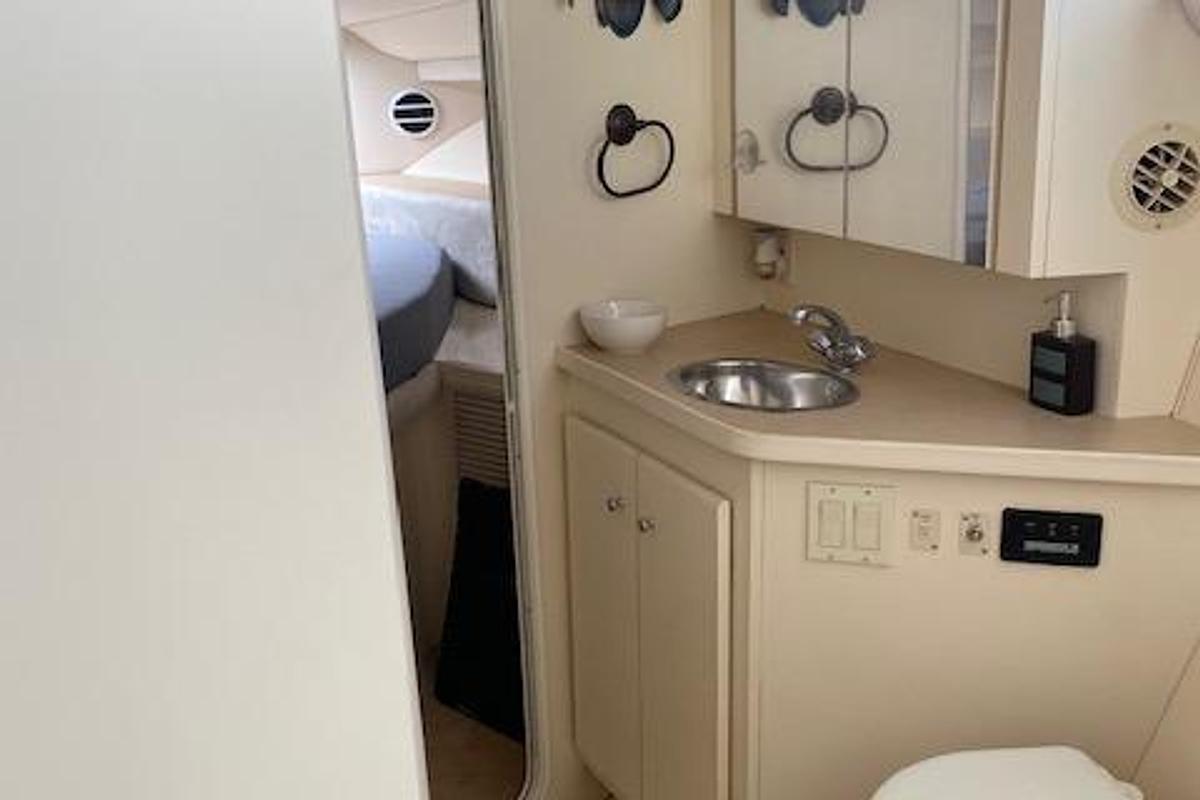 Used 1998 Carver 380 Santego