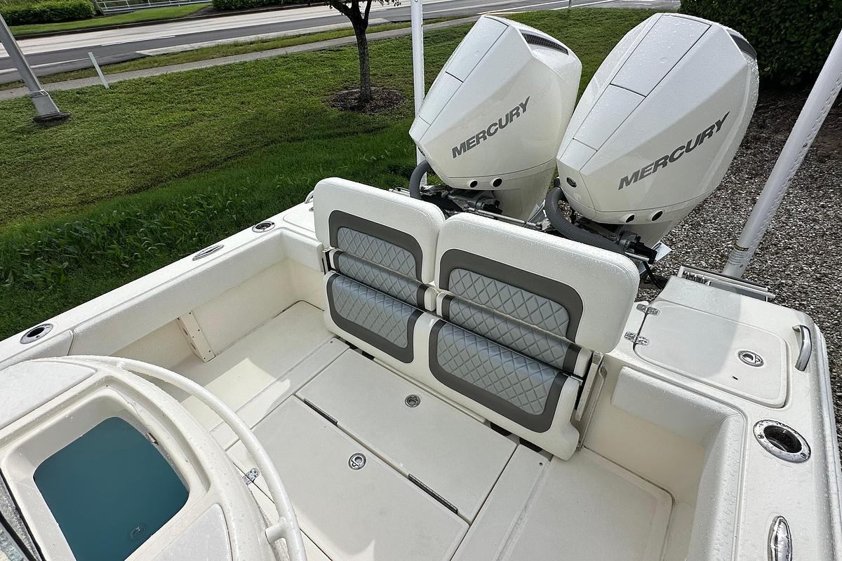 2026 ShearWater 270 SS Open