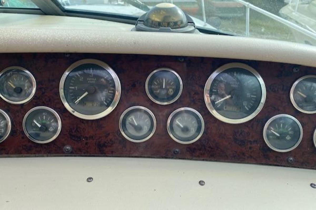 Used 1998 Sea Ray 330 Sundancer