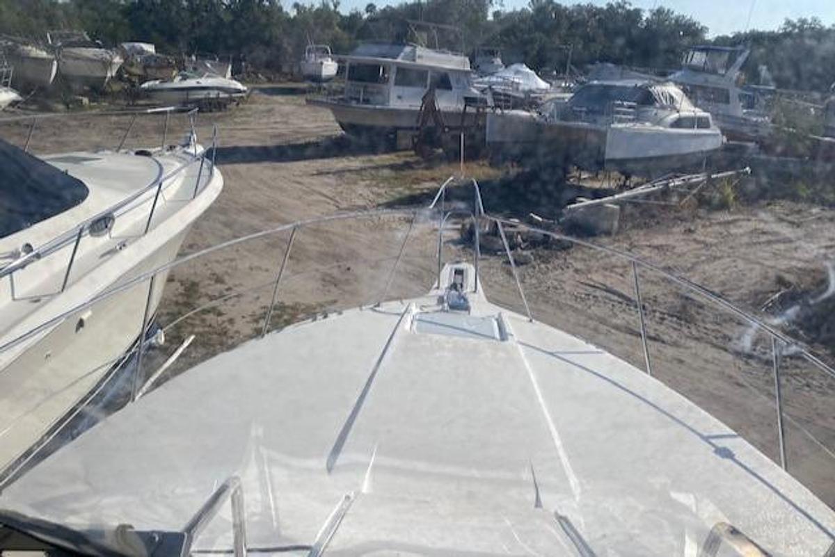 Used 1998 Carver 380 Santego