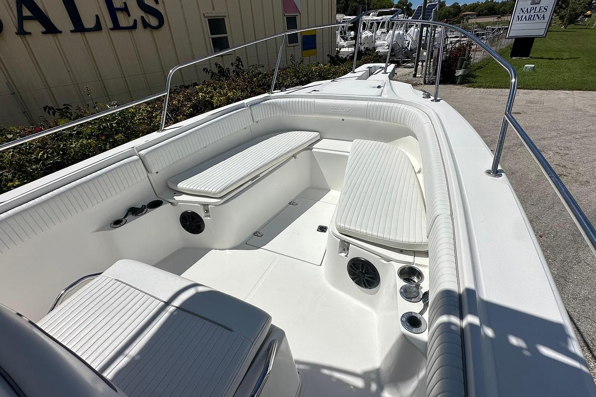 Used 2001 Boston Whaler 26 Outrage