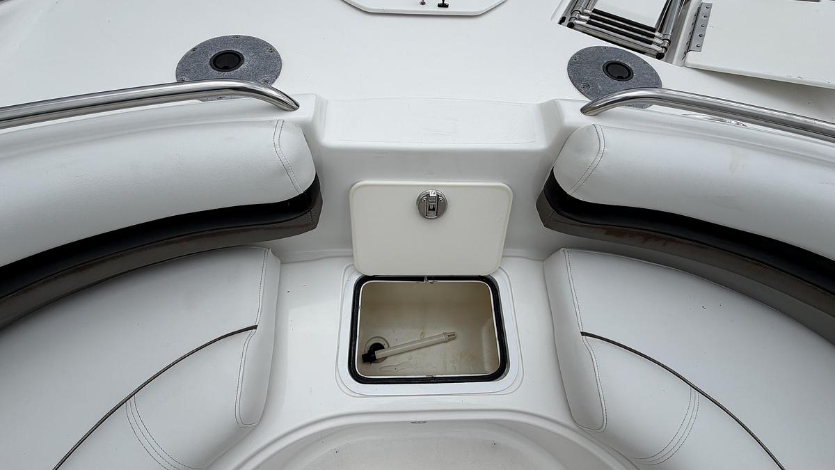 Used 2013 Hurricane SunDeck 237