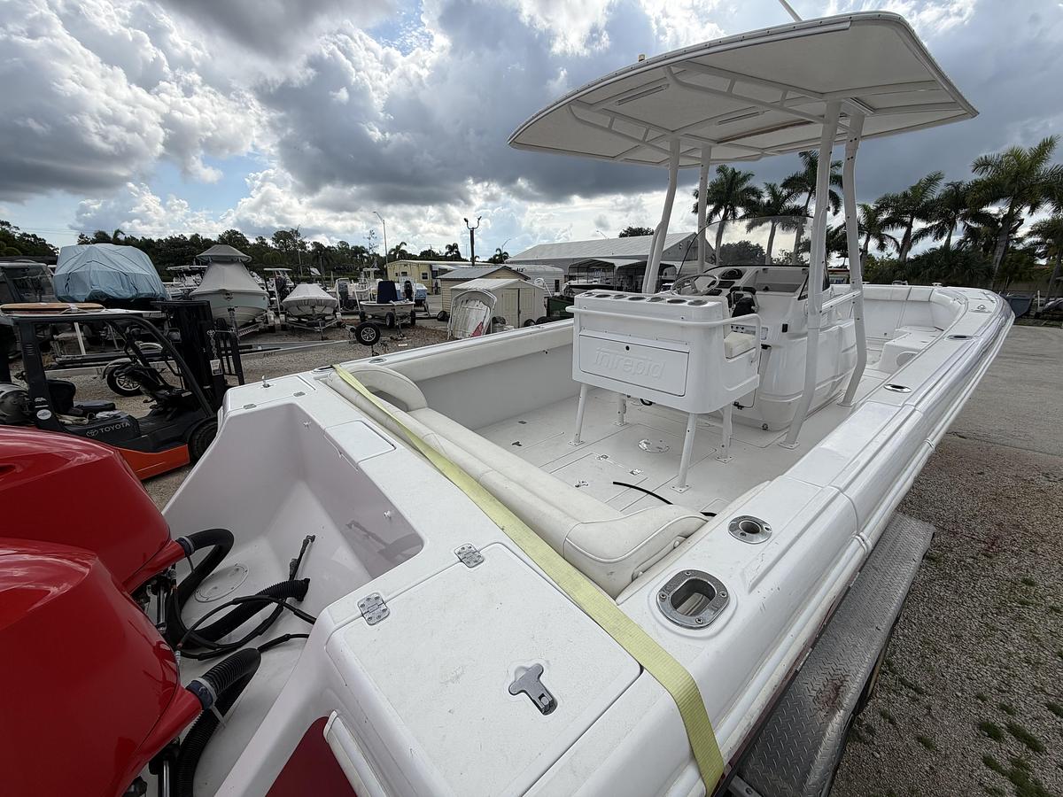 Used 2000 Intrepid 322