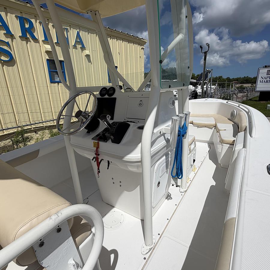 Used 2007 Everglades 243CC