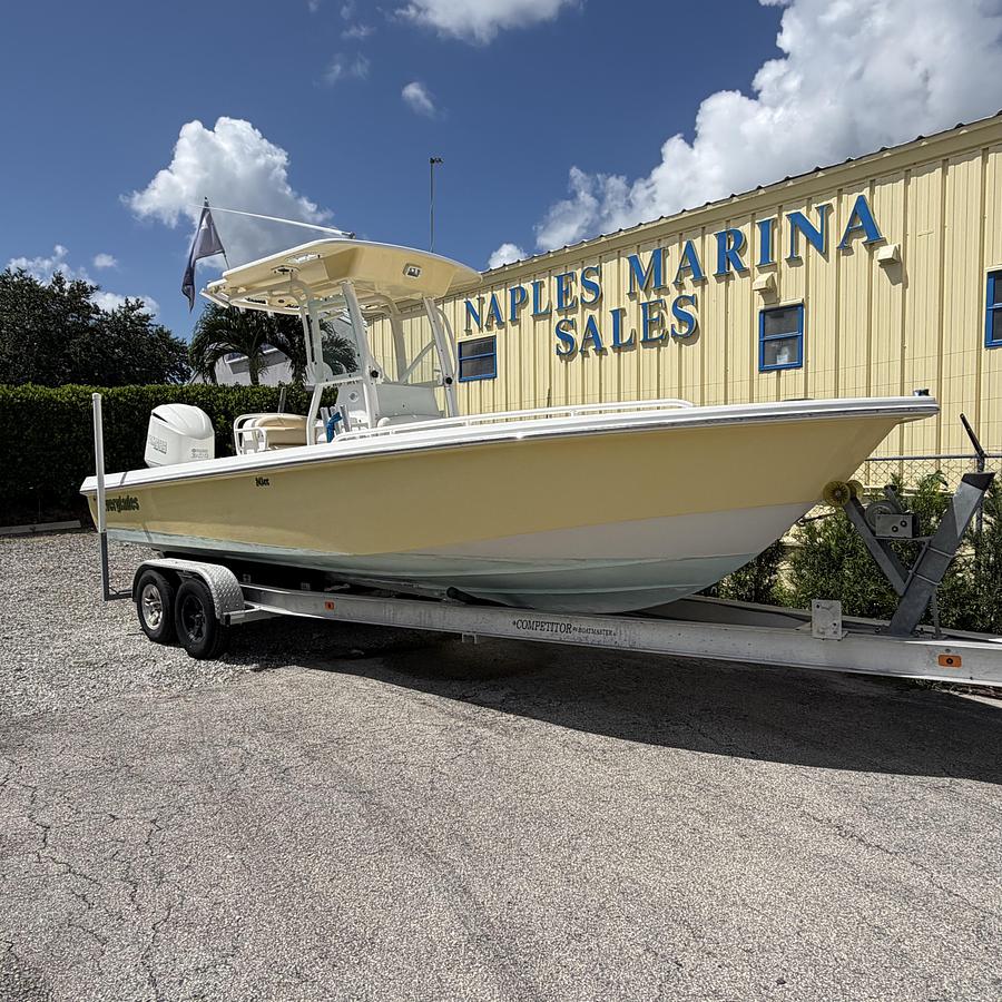 Used 2007 Everglades 243CC
