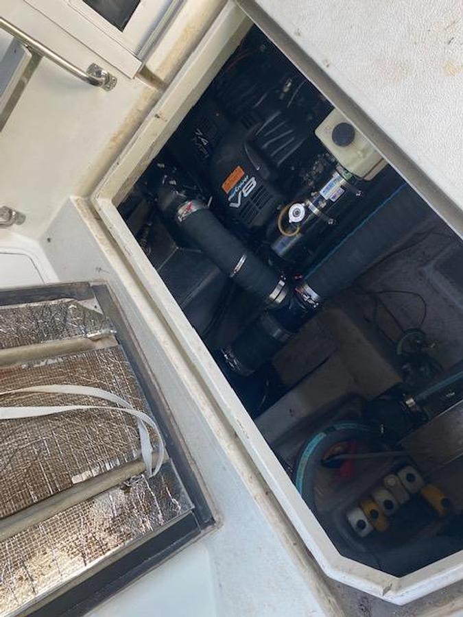 Used 1998 Carver 380 Santego