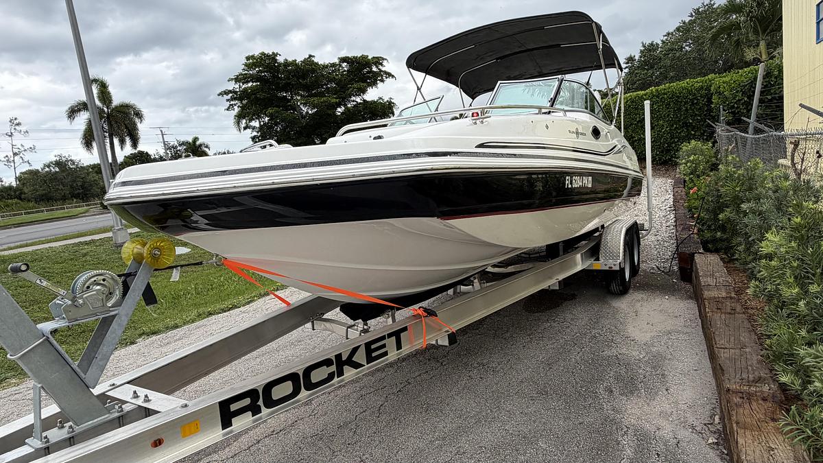 Used 2013 Hurricane SunDeck 237