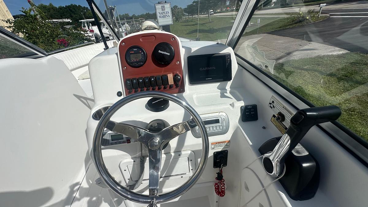 Used 2012 Sea Hunt Escape 220 LE