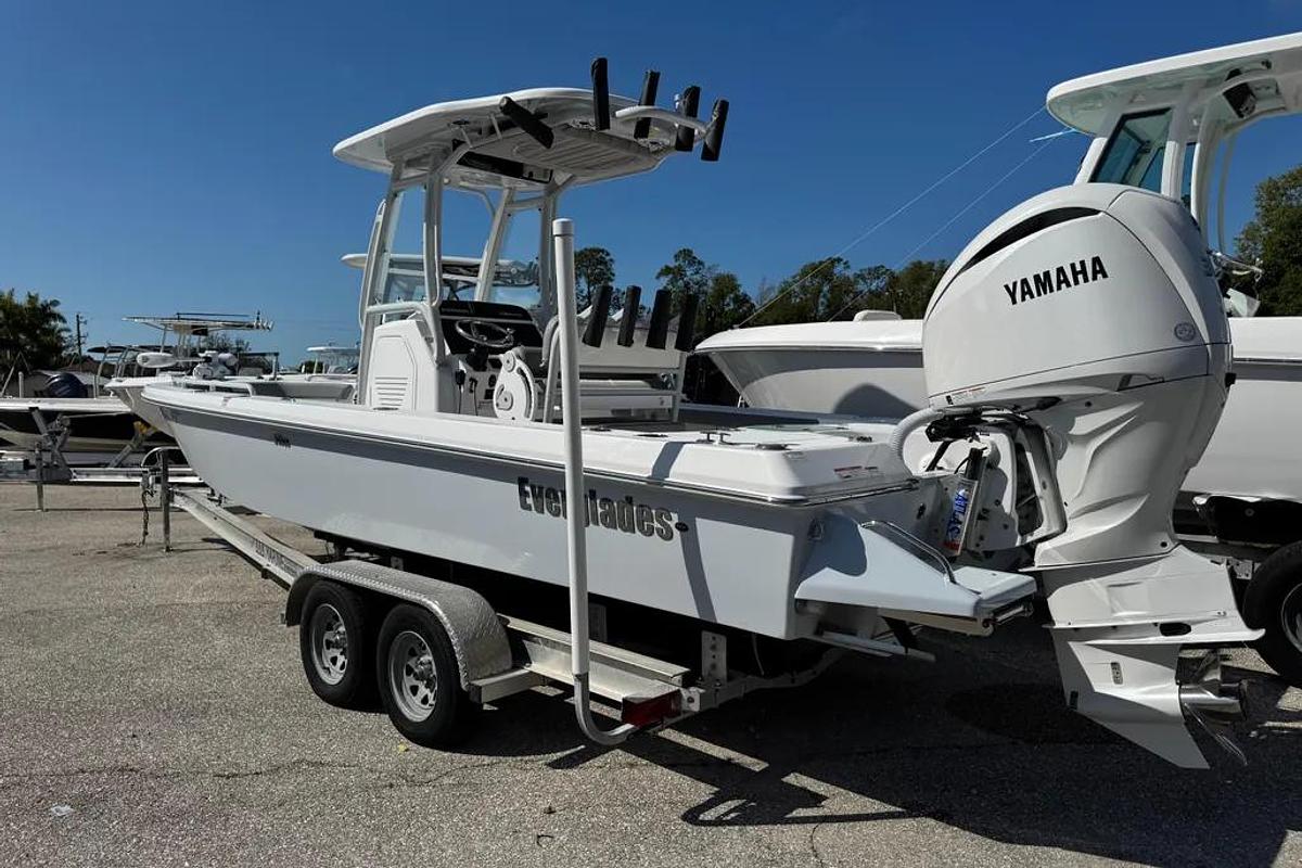 2024 Everglades 243CC
