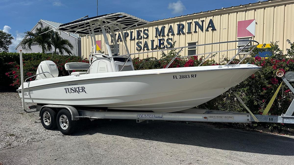 Used 2016 Boston Whaler 240 Dauntless