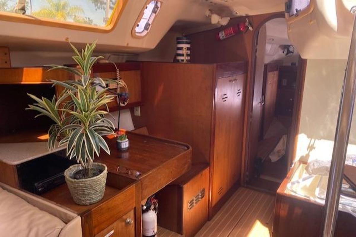 Used 1999 Hunter Passage 420