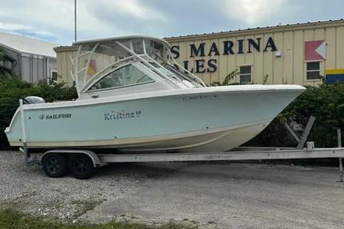 Used 2017 Sailfish 245 DC| 24'