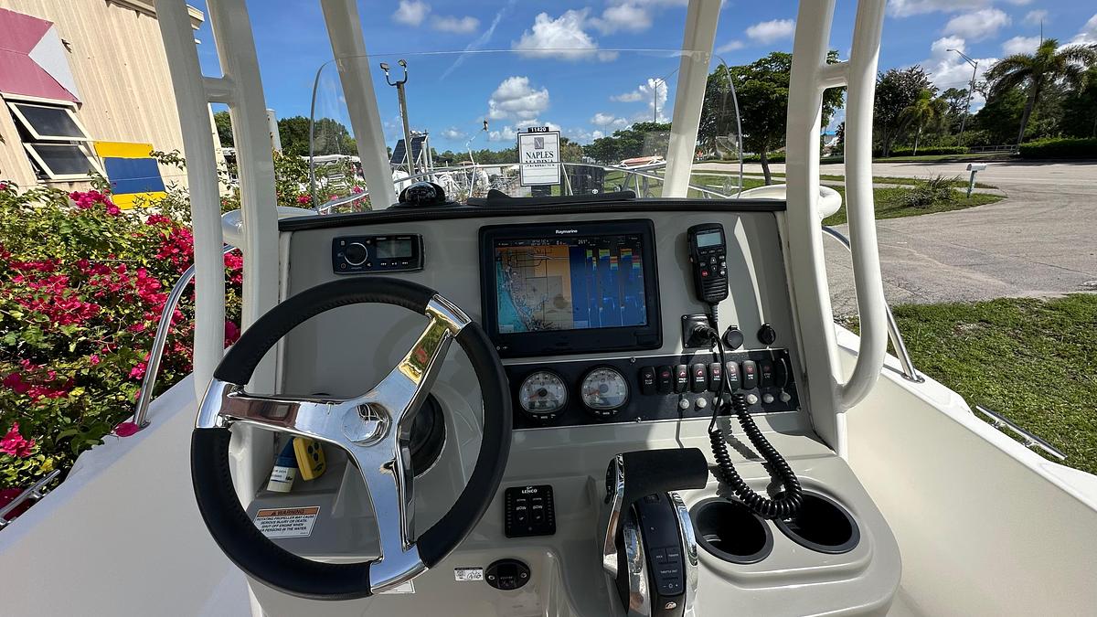 Used 2016 Boston Whaler 240 Dauntless