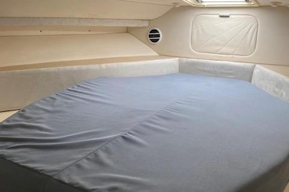 Used 1998 Carver 380 Santego