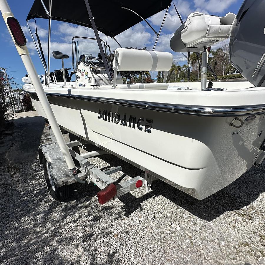 Used 2015 Sundance F19CC