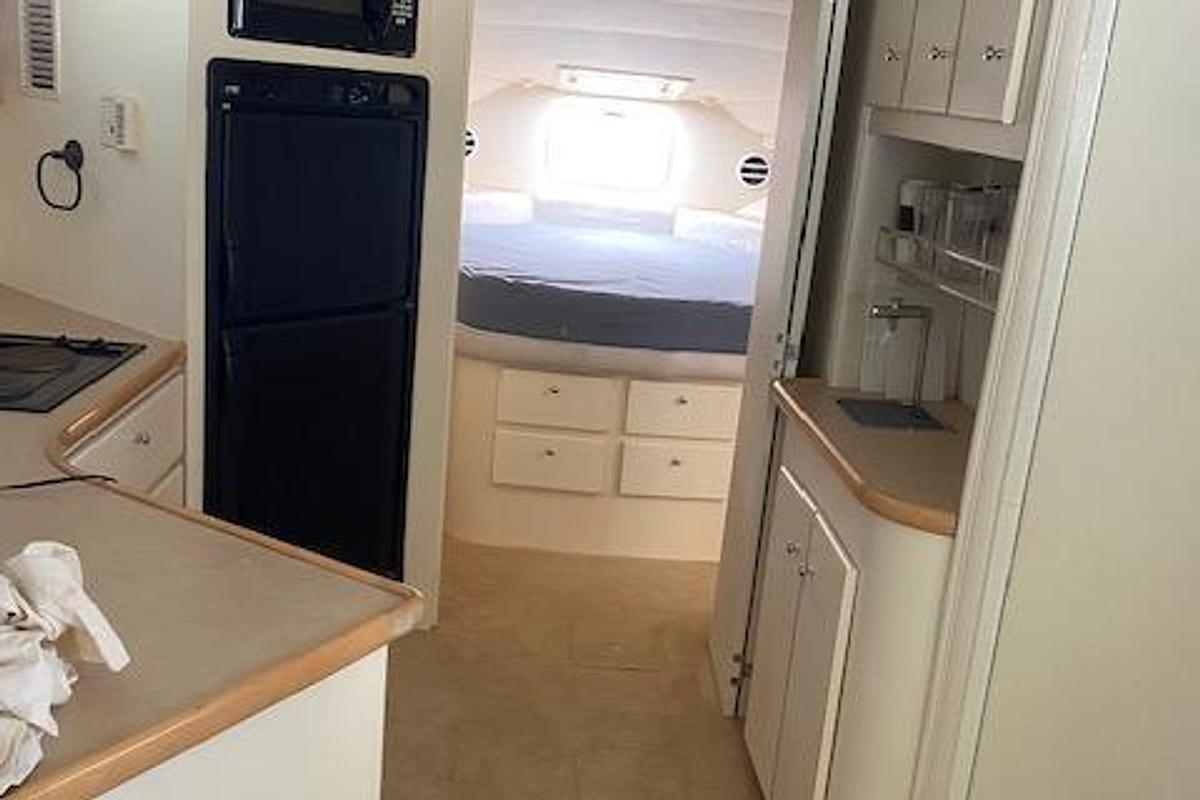 Used 1998 Carver 380 Santego