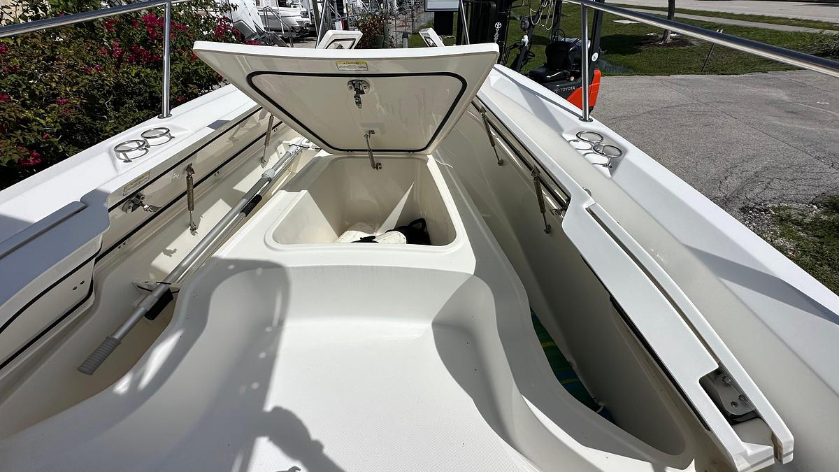 Used 2016 Boston Whaler 240 Dauntless