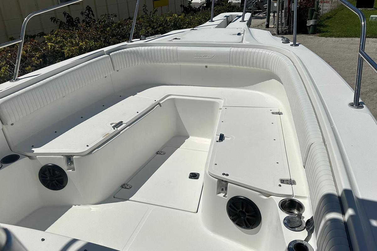 Used 2001 Boston Whaler 26 Outrage