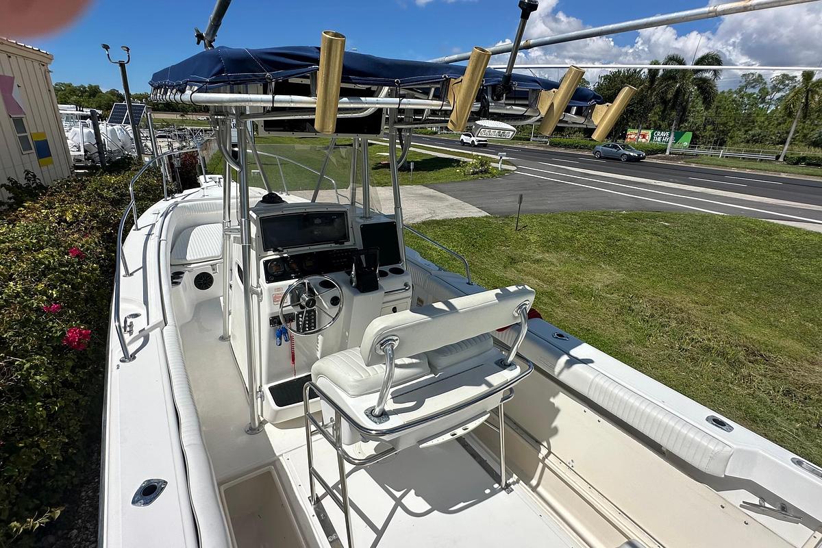 Used 2001 Boston Whaler 26 Outrage