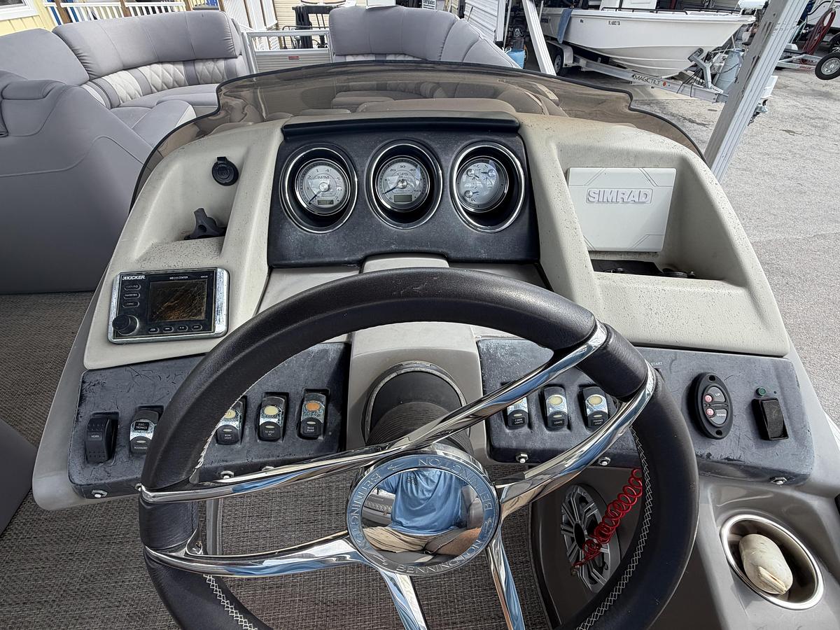 Used 2018 Bennington 25 QX