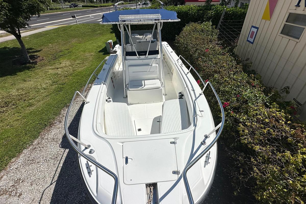 Used 2001 Boston Whaler 26 Outrage