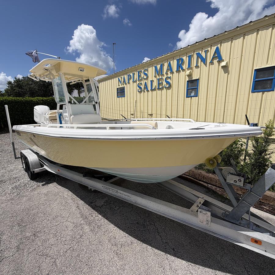 Used 2007 Everglades 243CC