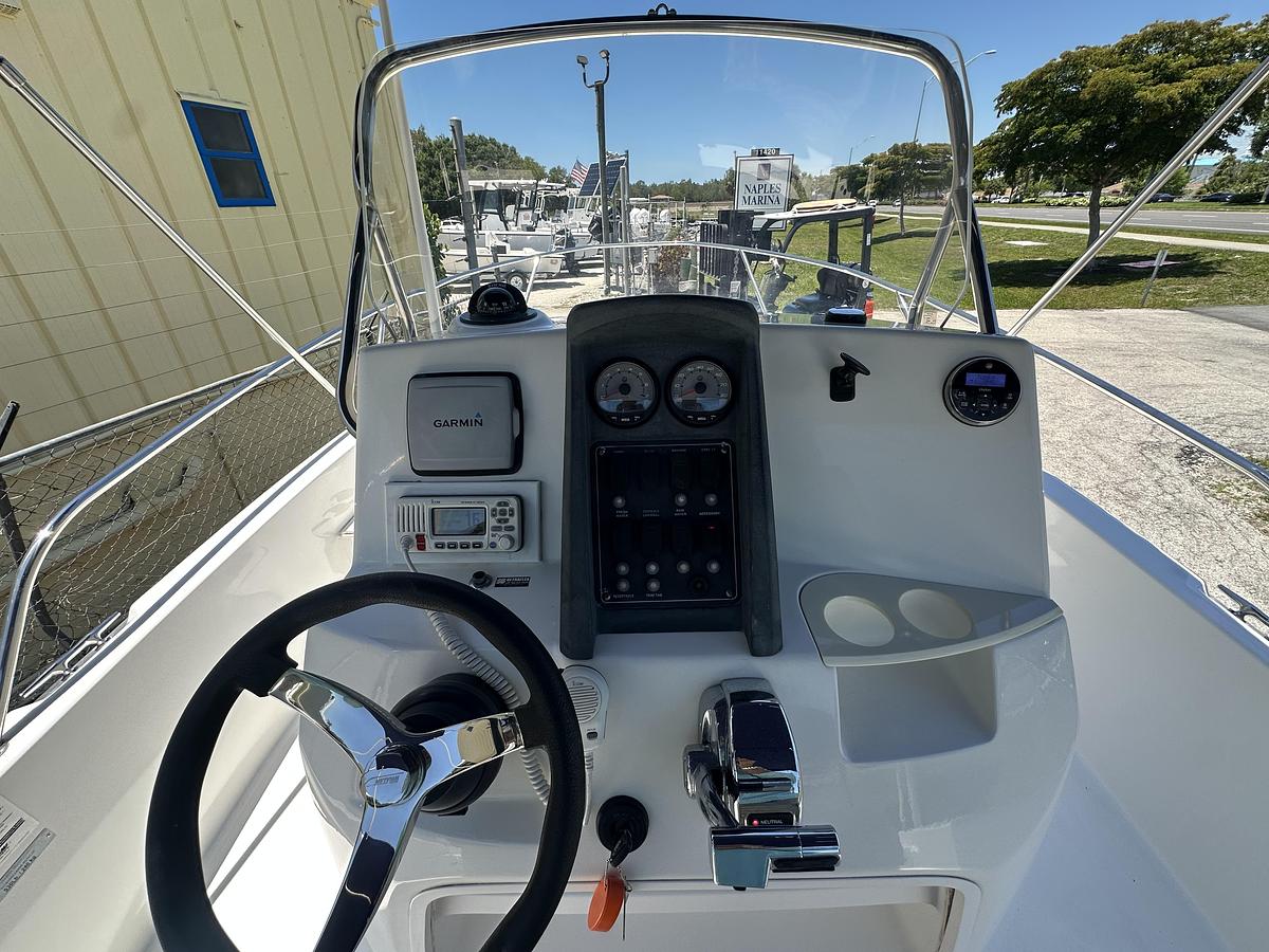 Used 2007 Boston Whaler 200 Dauntless